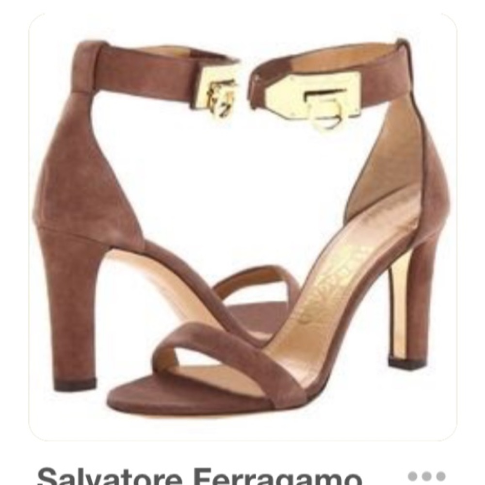 Auth SALVATORE FERRAGAMO Roxanne beige sandals 9.5